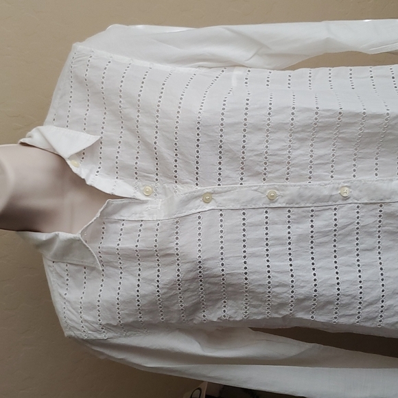Womens White GAP button down - Picture 2 of 10